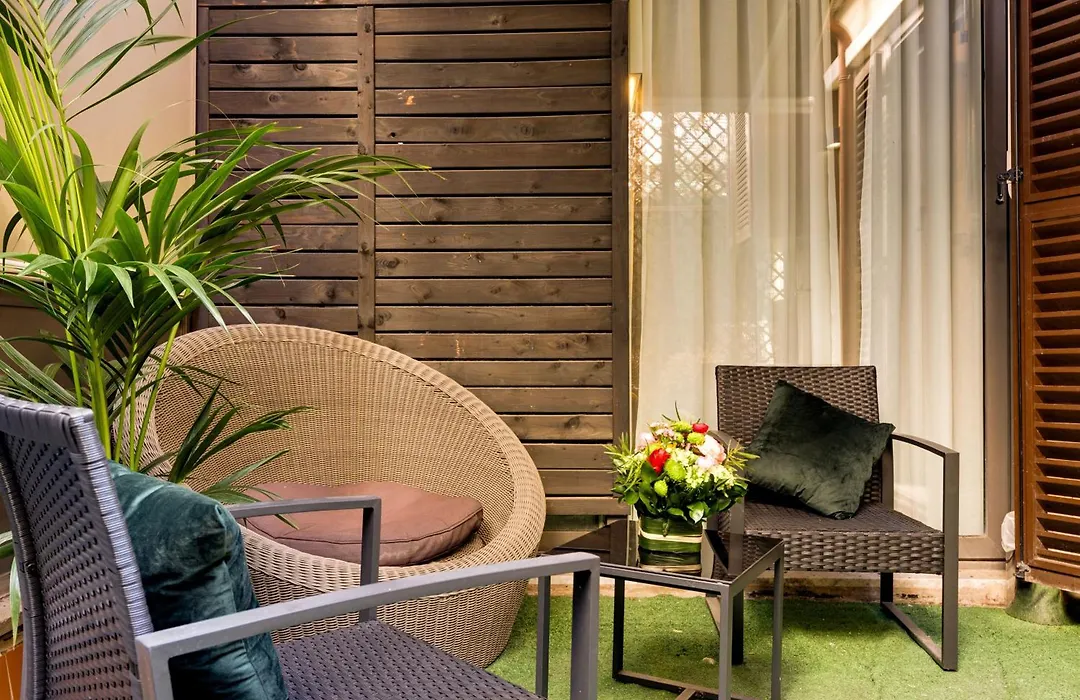 V Collection Piazza Farnese Luxury Suites-1